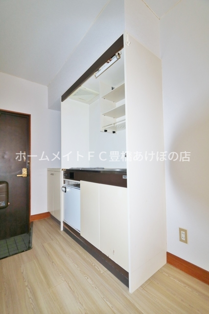 キッチン　同型別部屋写真（反転）