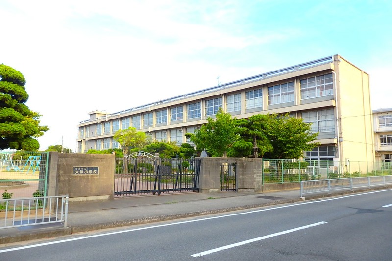 小学校　姫路市立大津小学校（小学校）まで488m