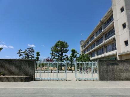 中学校　茨木市立平田中学校（中学校）まで525m