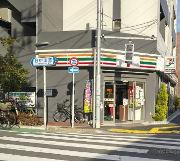 コンビニ　セブンイレブン 板橋本町駅東店（コンビニ）まで243m