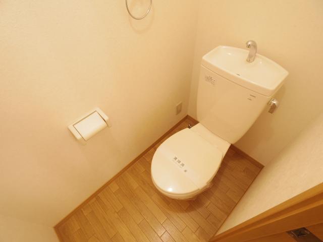 アンプルールクラージュ松長のトイレ写真