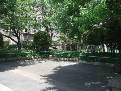 公園　仲之公園（公園）まで555m