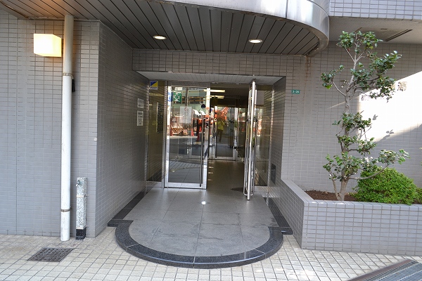 エントランス　管理の行き届いたマンションです。