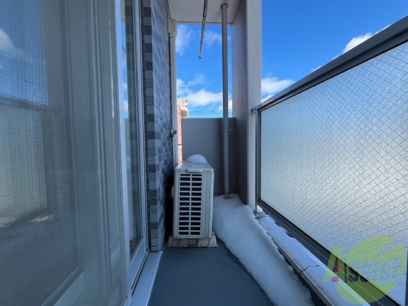 バルコニー　嬉しい南向きバルコニーのお部屋です！明るいですね。