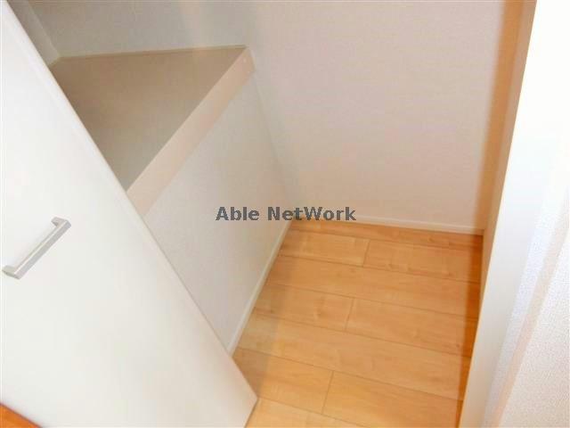 西尾市 2階建 築10年の内装写真