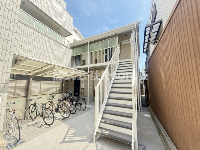 ロビー　建物の内部です