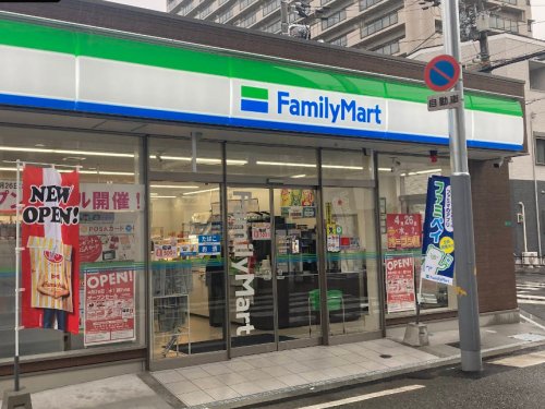 コンビニ　ファミリーマート 淀川三国本町店（コンビニ）まで78m