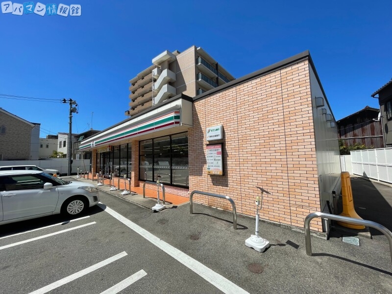 コンビニ　セブンイレブン新潟上大川前通4番町店（コンビニ）まで125m
