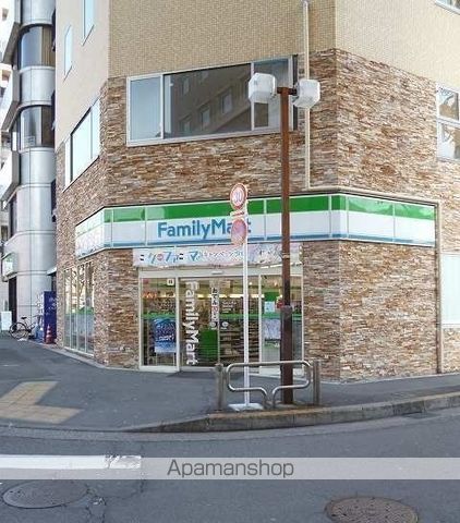 コンビニ　ファミリーマート（コンビニ）まで328m