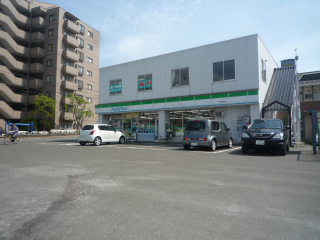 コンビニ　ファミリーマート八乙女中央店（コンビニ）まで308m