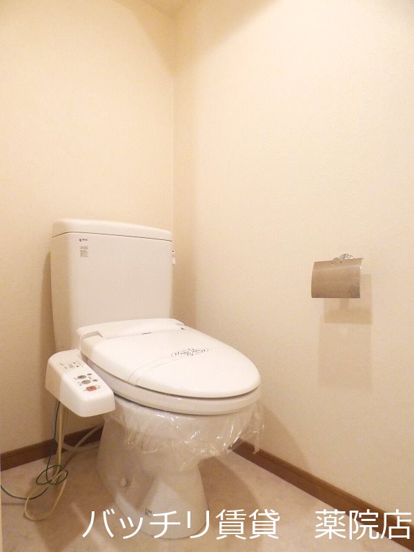 トイレ　※同マンション別部屋写真のため、現状優先。