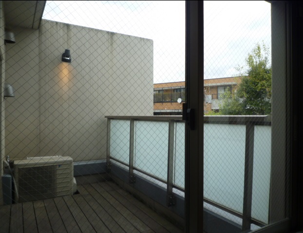 バルコニー　同マンション別部屋参照。