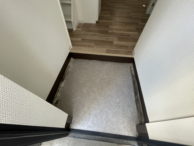 玄関　※別部屋の写真です。