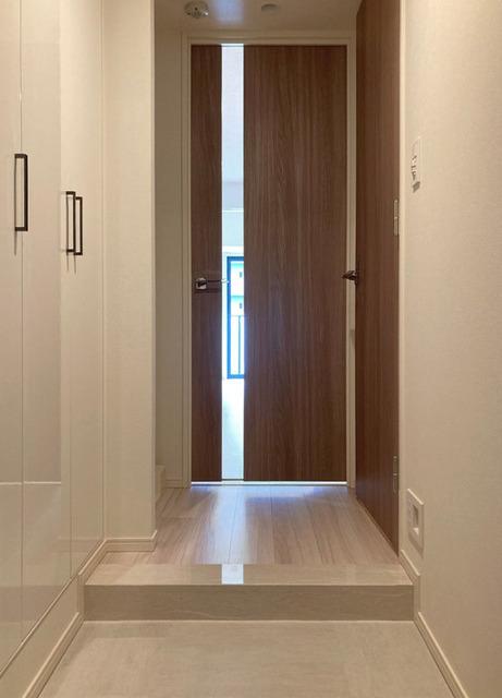玄関　※写真は同タイプ住戸です。