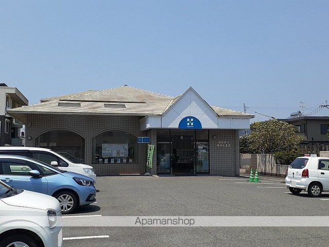 銀行　肥後銀行稲荷前支店（銀行）まで550m