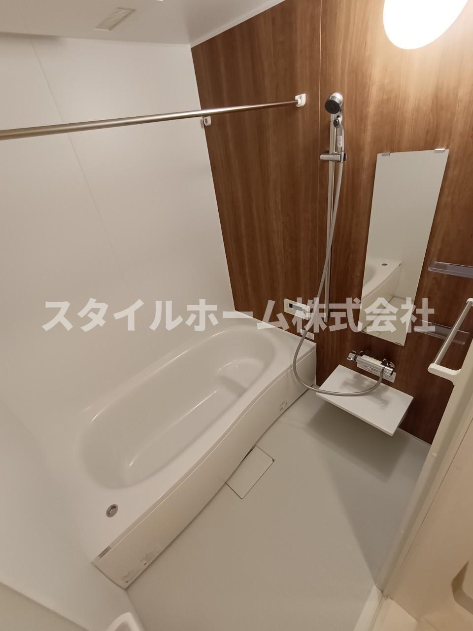 バス・シャワールーム　同建物内別部屋の写真です。