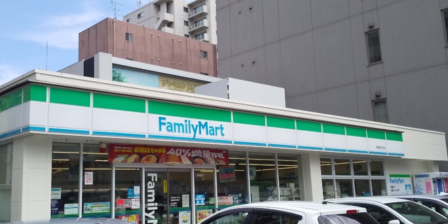 コンビニ　ファミリーマート青葉春日町店（コンビニ）まで190m