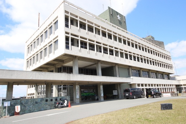 役所　桜井市役所（役所）まで587m
