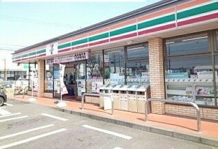 コンビニ　セブンイレブン（コンビニ）まで800m