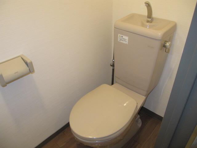 ドール久屋通のトイレ写真