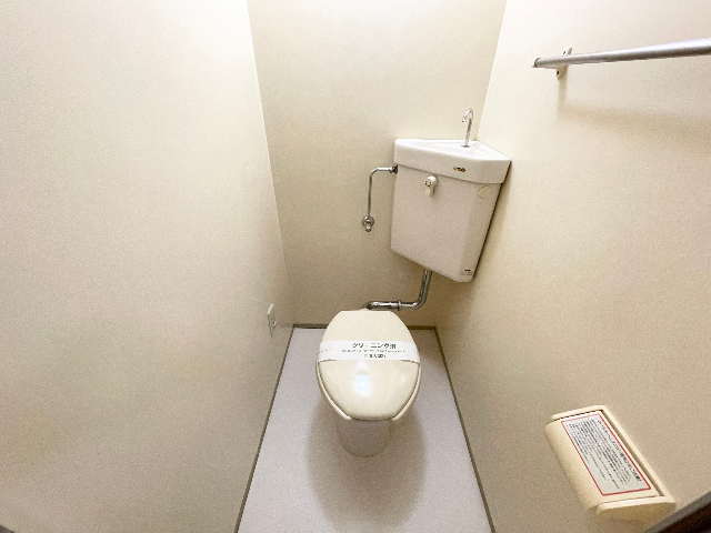 トイレ　※室内写真は家具・家電設置時のサンプル写真。