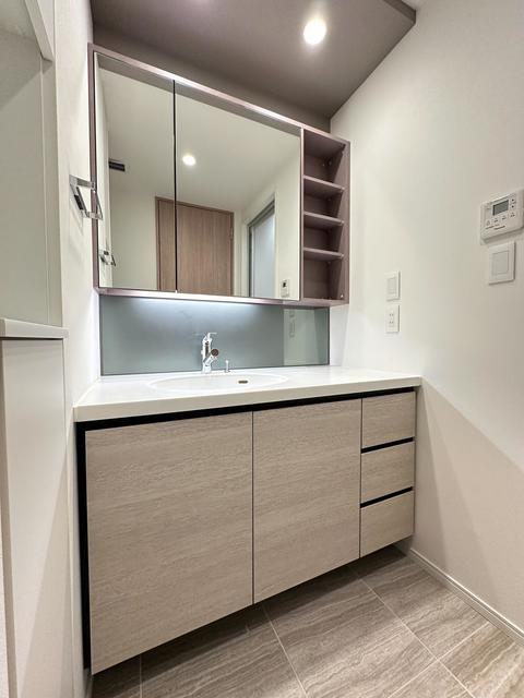 洗面設備　※写真は同タイプ住戸です。