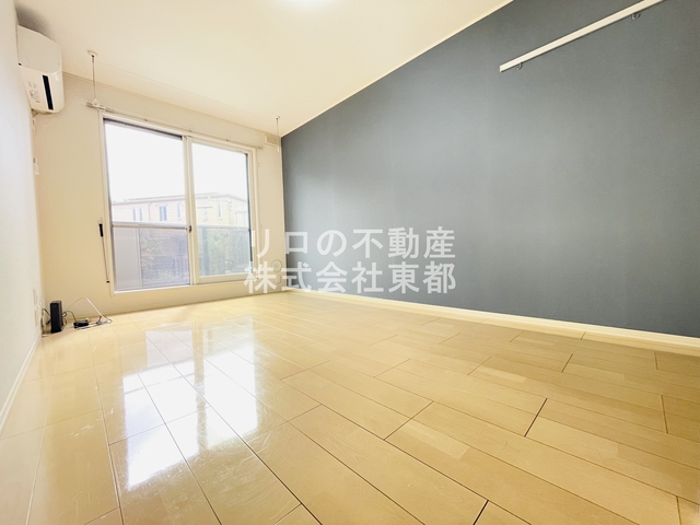 オールージュIの居間写真