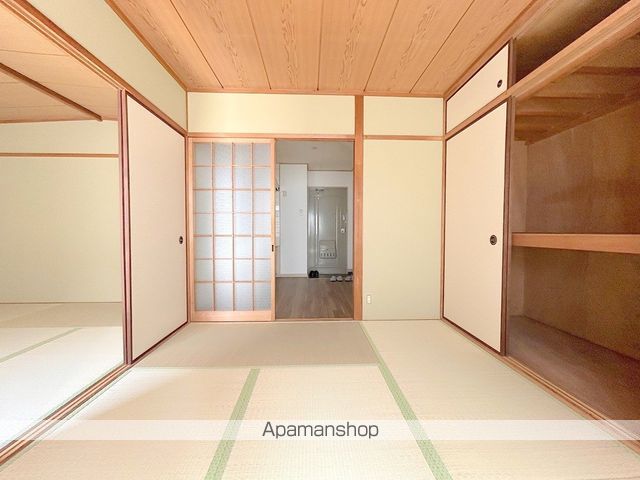 地下鉄御堂筋線 なかもず駅 徒歩10分 3階建 築38年の居間写真