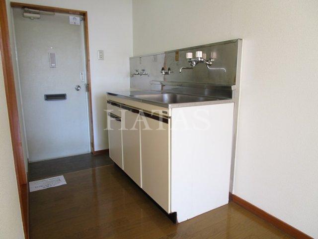 キッチン　同物件別部屋のお写真です。