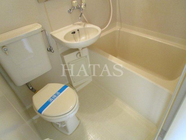 バス・シャワールーム　同物件別部屋のお写真です。