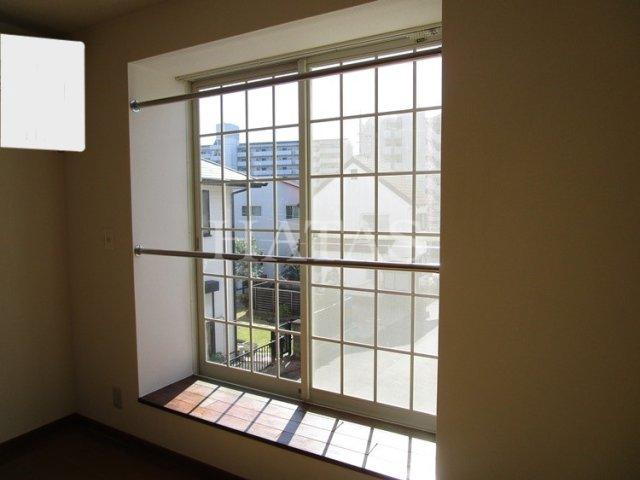バルコニー　同物件別部屋のお写真です。エアコン設備外