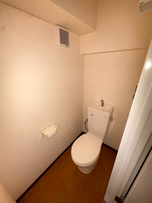 披露山アパ-トメントのトイレ写真