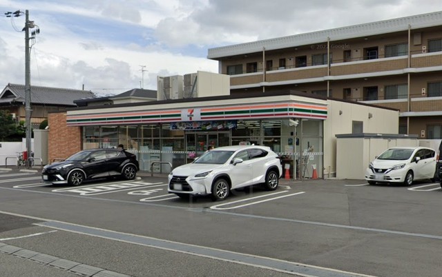 コンビニ　セブンイレブン　豊中服部寿町3丁目店（コンビニ）まで400m