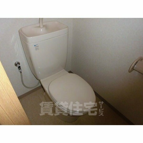 地下鉄東山線 覚王山駅 徒歩5分 3階建 築25年のトイレ写真