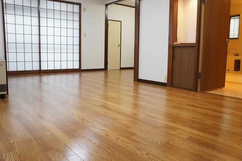 ＪＲ中央線 吉祥寺駅 徒歩16分 3階建 築52年の居間写真