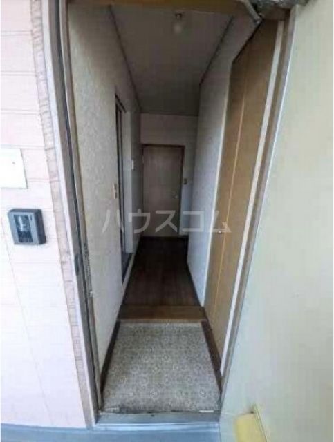 エステート小山第一の玄関写真