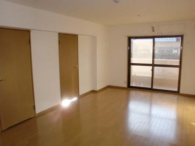 居室・リビング　南向きで陽当たり良好なお部屋です♪
