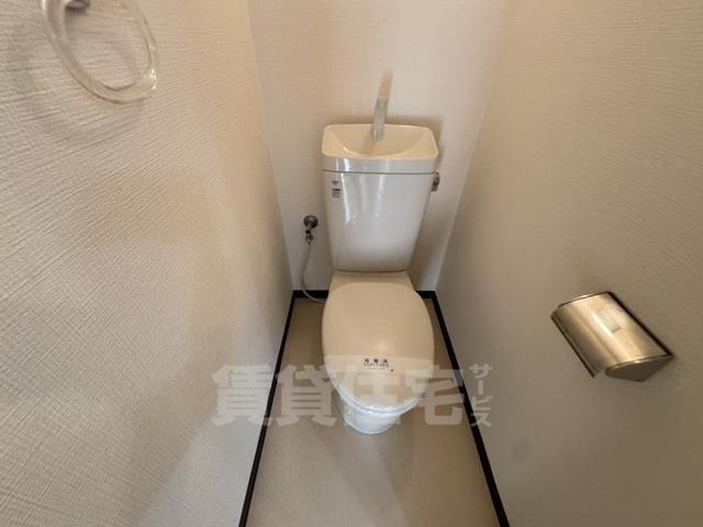 京阪本線 古川橋駅 徒歩7分 3階建 築42年のトイレ写真