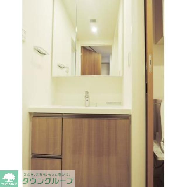 洗面設備　※写真は同タイプ住戸です。
