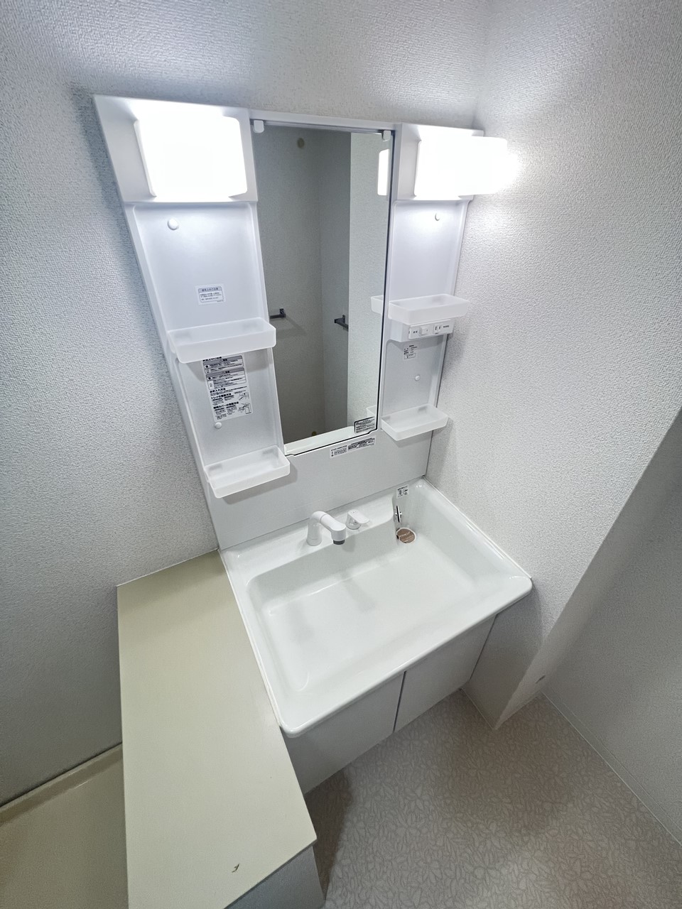 洗面設備　※同物件、別部屋の写真です。