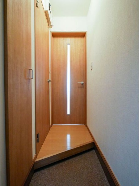 玄関　同タイプの内観です。