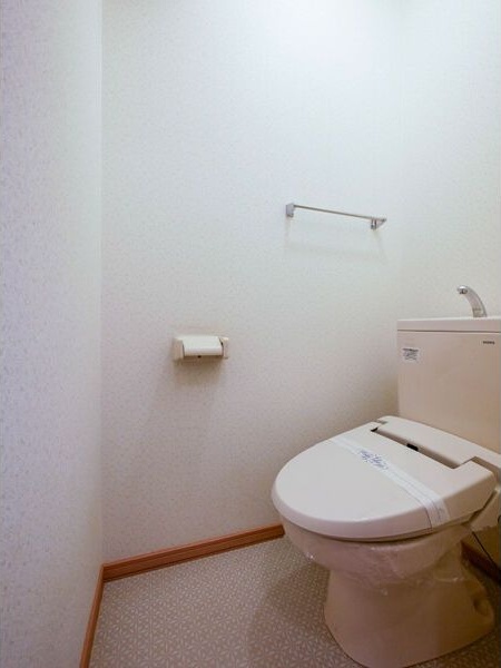 トイレ　同タイプの内観です。