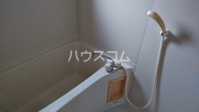 ＪＲ東海道本線 静岡駅 バス乗車時間：20分 最寄りバス停で下車 徒歩5分 2階建 築30年の風呂写真