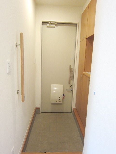 玄関　★お問い合わせはタウンハウジングまで★