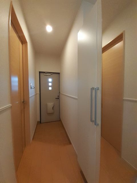 クレッセントの玄関写真