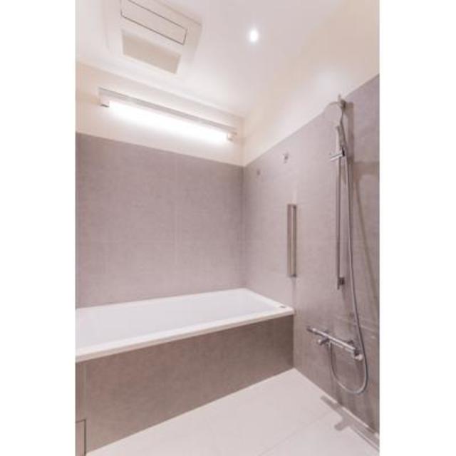 バス・シャワールーム　※写真は同タイプ住戸です。