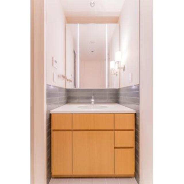 洗面設備　※写真は同タイプ住戸です。
