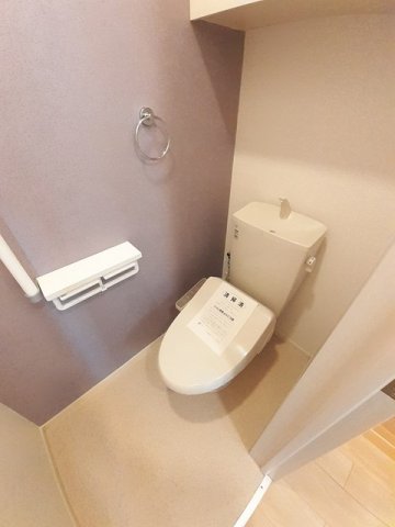 ＪＲ予讃線 香西駅 徒歩15分 2階建 築7年のトイレ写真