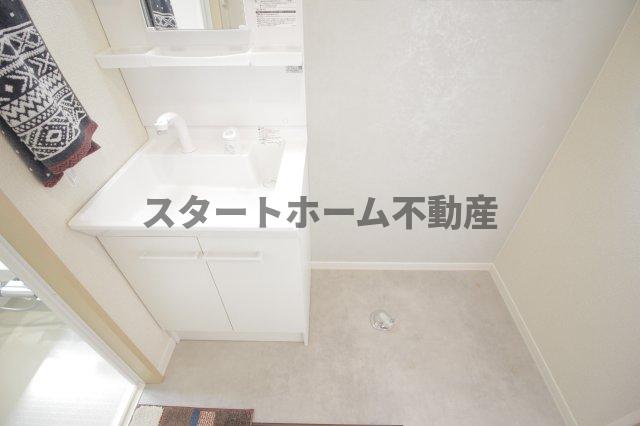 洗面設備　脱衣スペースもあります
