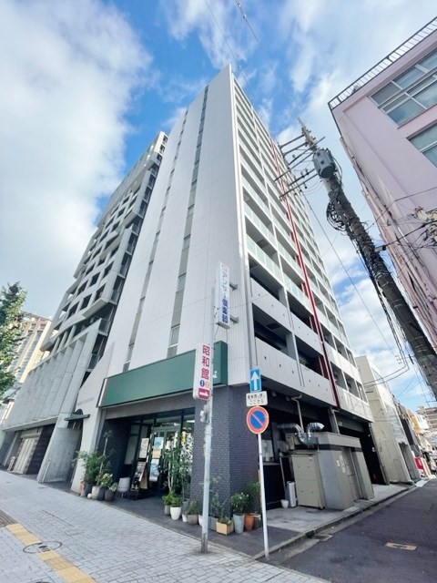 ＡＸＩＯ　ＫＯＫＵＲＡ（アクシオ小倉）の建物外観